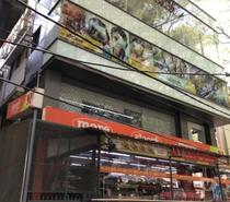 For Rent: 2002 sqft. Off space in a prominent & prime loc.