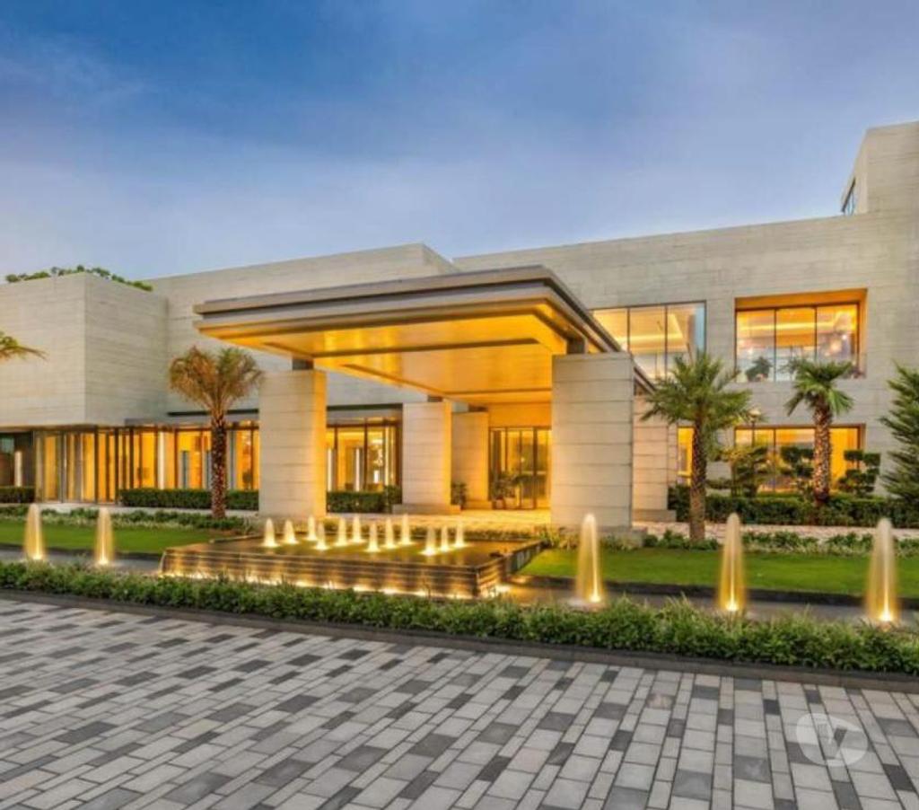 Houses & Flats for sale Gurgaon - Photos for Puri Diplomatic Residences Sector 111, Gurgaon