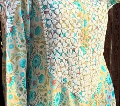 Clothes manufacturers - Photos for Buy the online short chikankari kurtis, chikankari kurta