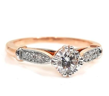 Fashion accessories for sale - Photos for An engagement ring is a piece of jewelry
