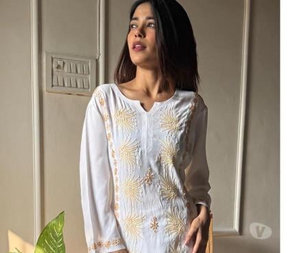 Clothes manufacturers - Photos for Buy the Online Chikan kurti , Chikankari - NazranaChikan