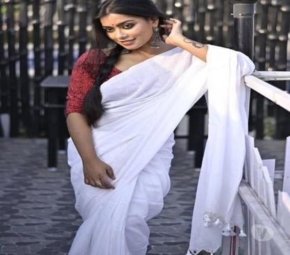 Clothes & Accessories - Photos for Aesthetic White Handmade Cotton Saree