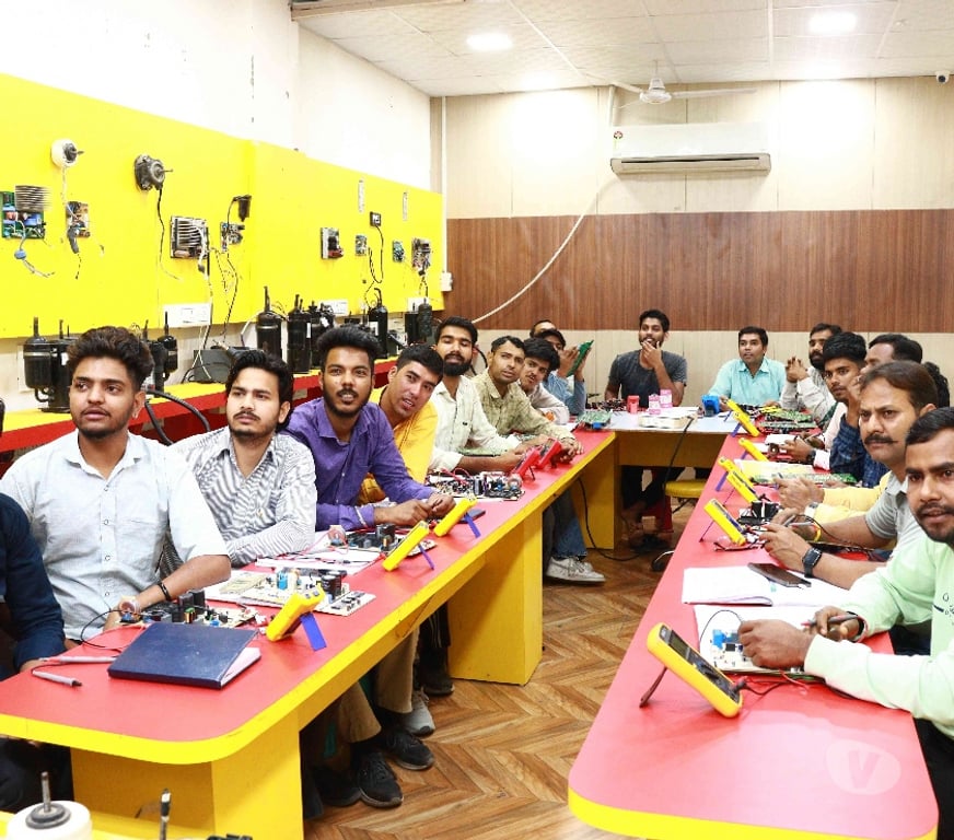 Coaching class New Delhi - Photos for Multitech Institute | AC PCB Repairing Course in Delhi | 880