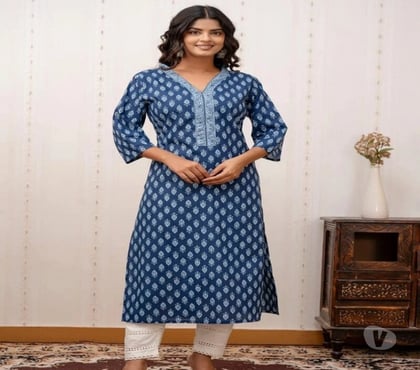 Clothes & Accessories - Photos for Elegant Blue Floral Printed Straight Kurta