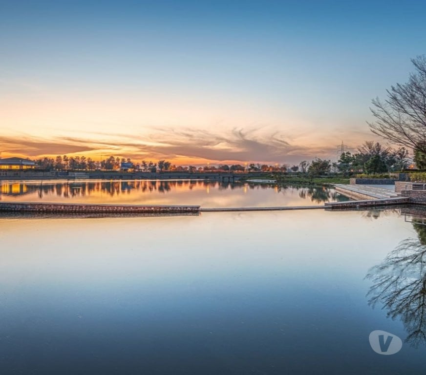 Houses & Flats for sale Gurgaon - Photos for Invest in Aipl Lake City Sector 103 Gurgaon