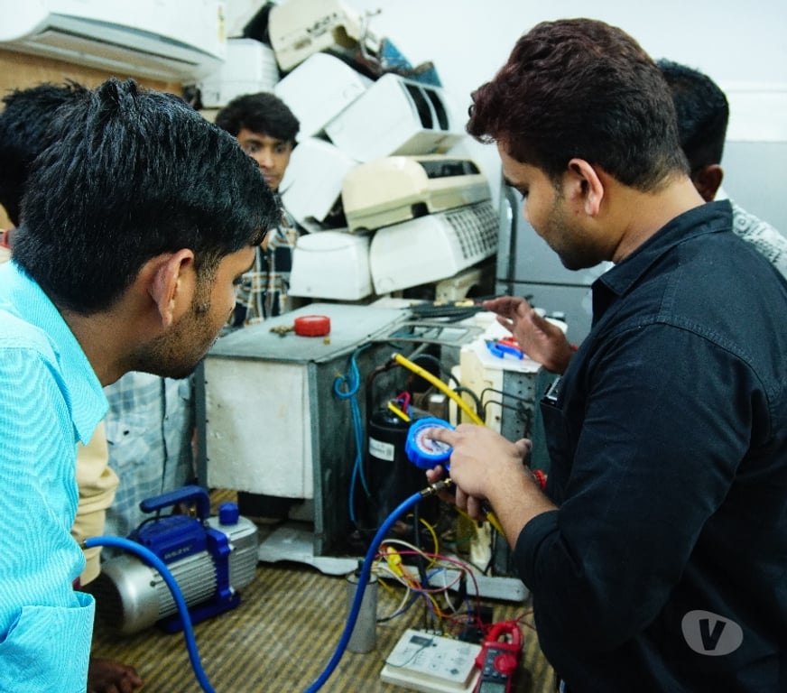 Coaching class New Delhi - Photos for AC Mechanical Repairing Course