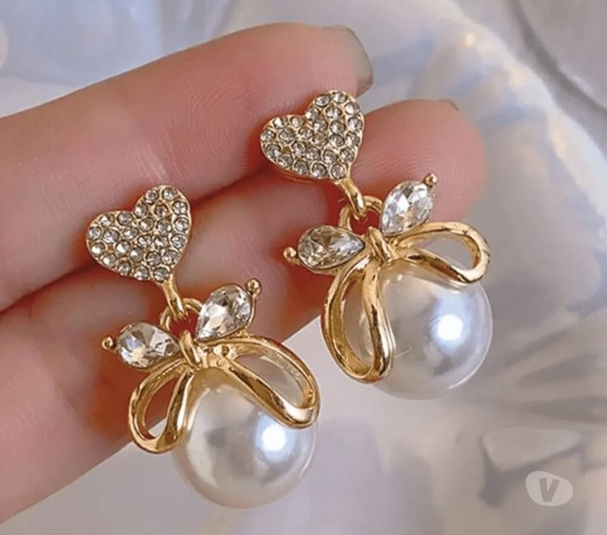Fashion accessories New Delhi - Photos for Buy Pearls Earrings Online At Best Prices