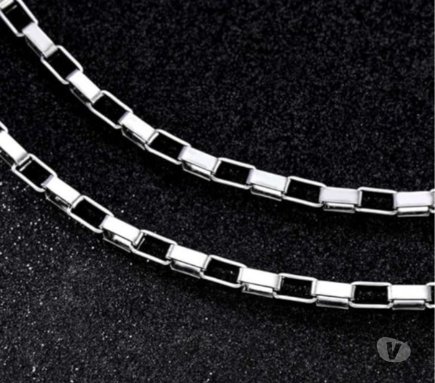 Fashion accessories New Delhi - Photos for Shop Men's Chains Stylish And Personality