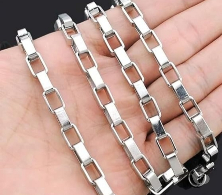 Fashion accessories New Delhi - Photos for Shop Men's Chains Stylish And Personality