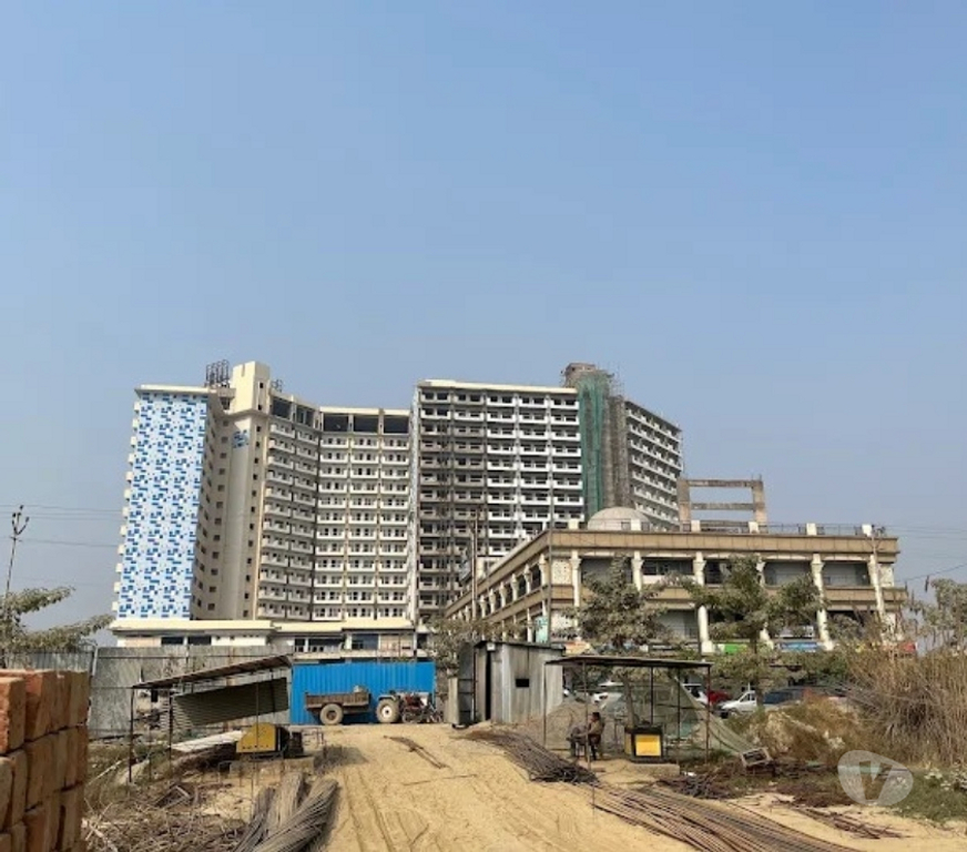 Houses & Flats for sale Noida - Photos for Gaur Yamuna City – Premium 2 3 4 BHK Apartments & Villas