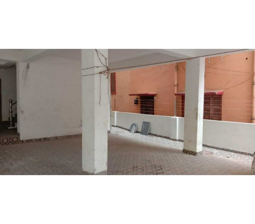 Houses & Flats for sale Kolkata - Photos for 3BHK With Car Parking Flat Sale at Paikpara Near Shyam Bazar