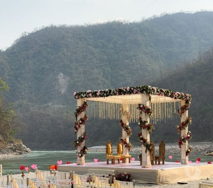 Insurance services - Photos for Skilled wedding decorator in Pune for Personalized Elegant