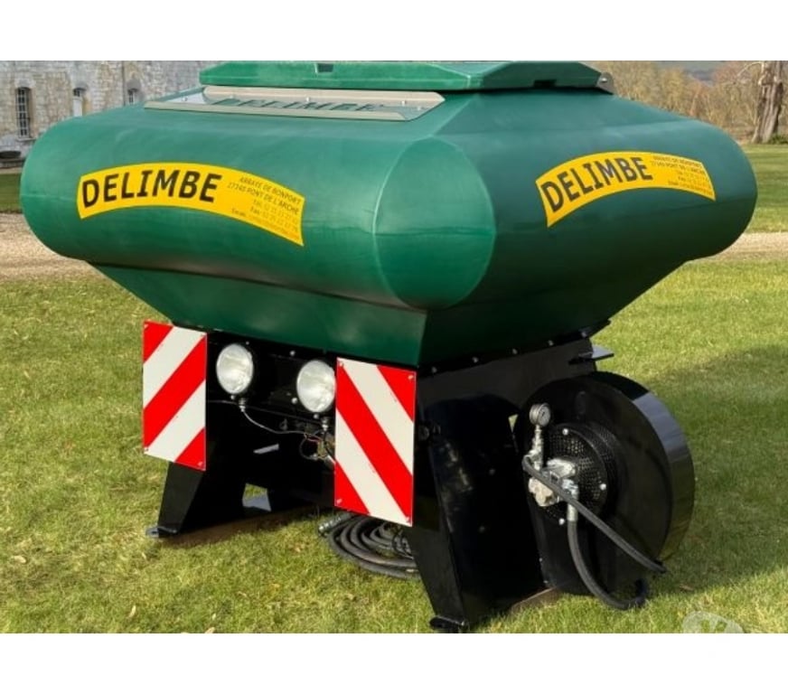 Buy & Sell Scrap Jalandhar - Photos for T20 1700 litre seeder with 16 outlets and front hopper