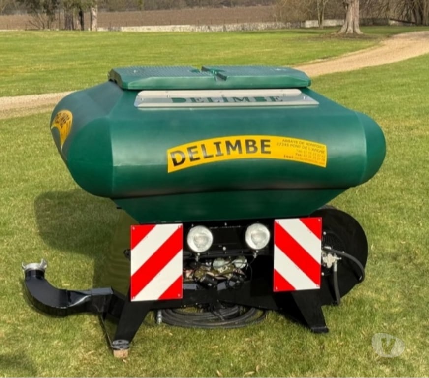 Buy & Sell Scrap Jalandhar - Photos for T20 1700 litre seeder with 16 outlets and front hopper