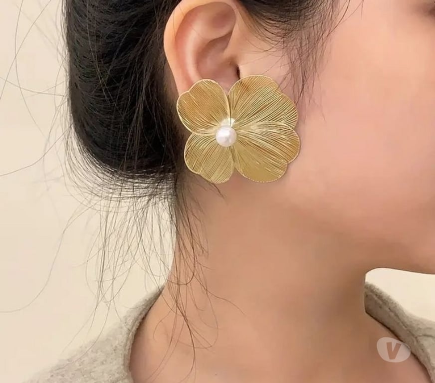 Fashion accessories New Delhi - Photos for Buy Stylish Earrings Online in India