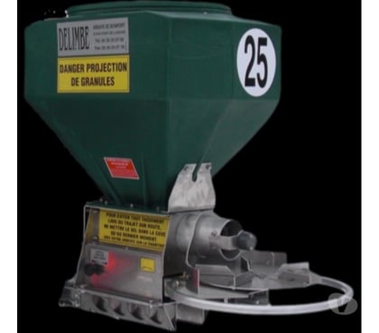 Other Services - Photos for T11 road salt spreader