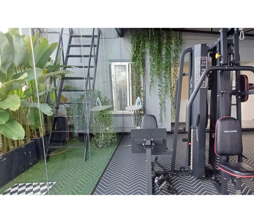 Houses & Flats for sale Bangalore - Photos for BRAND NEW TENANTED HI-TECH PG BUILDING FOR SALE AT KORAMANGA