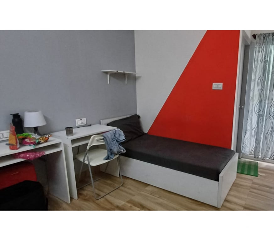 Houses & Flats for sale Bangalore - Photos for BRAND NEW TENANTED HI-TECH PG BUILDING FOR SALE AT KORAMANGA