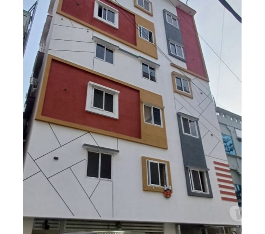 Houses & Flats for sale Bangalore - Photos for BRAND NEW TENANTED PG BUILDING FOR SALE AT HOSUR ROAD