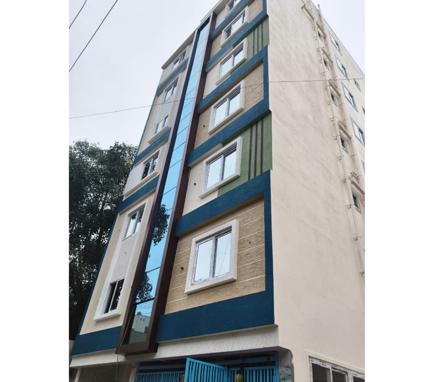 Houses & Flats for sale Bangalore - Photos for BRAND NEW TENANTED PG BUILDING FOR SALE AT JIGANI NEAR APC