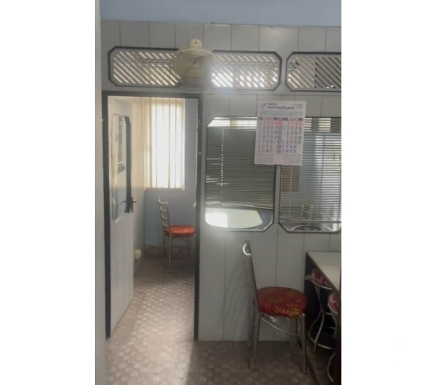 Office space Kolkata - Photos for 150 Sft Furnished Office At Camac Street Kolkata