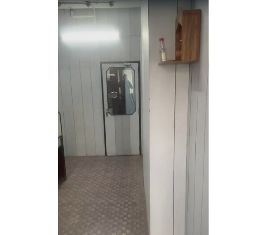 Office space Kolkata - Photos for 150 Sft Furnished Office At Camac Street Kolkata