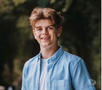 I’m a independent male and seeking genuine one for dating